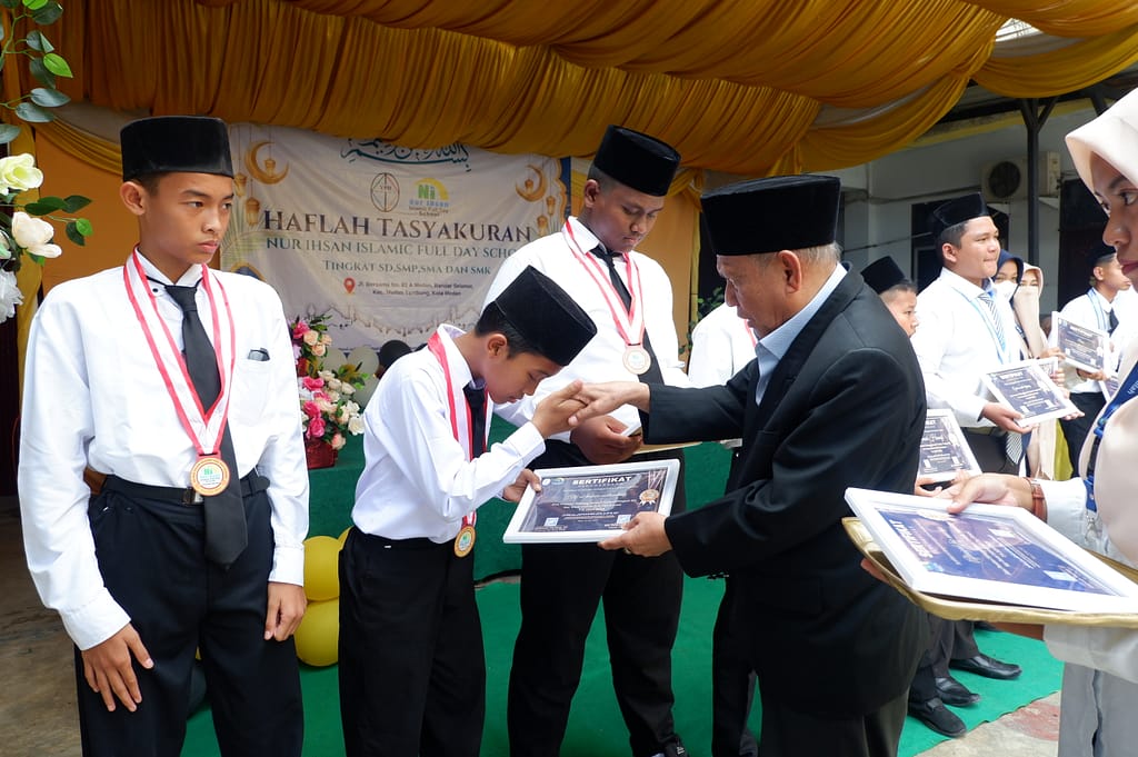 Haflah Tasyakuran kelas Akhir Nur Ihsan IFDS Tahun Ajaran 2024-2025 DSCF5744 1024x681