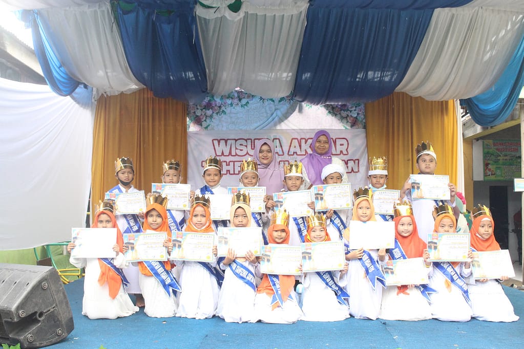 Wisuda Akbar Tahfizhul Qur'an ke-5 WhatsApp Image 2022 02 26 At 15.42.12 1024x682