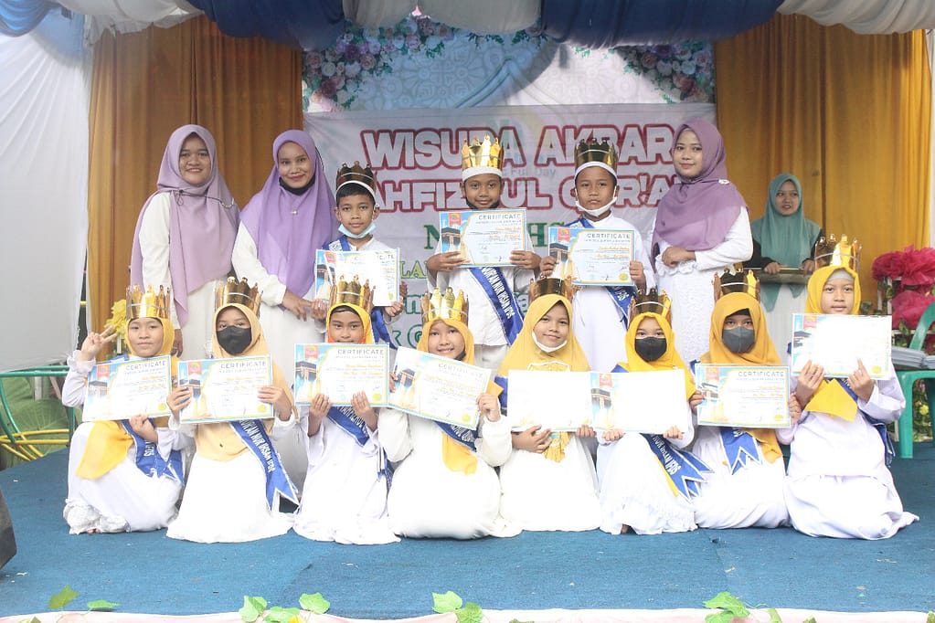 Wisuda Akbar Tahfizhul Qur'an ke-5 WhatsApp Image 2022 02 26 At 15.42.52 1 1024x682