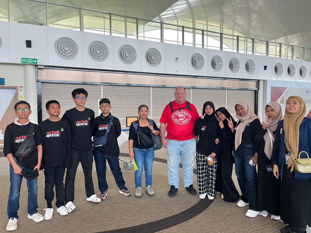 NUR IHSAN MELAKSANAKAN KEGIATAN ADVENTURE KE 2 NEGARA ASIA MALAYSIA DAN SINGAPORE WhatsApp Image 2025 05 29 At 06.57.30 3d8b0eb1 1024x768