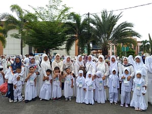 Anak TK Nur Ihsan Antusias Melaksanakan Manasik Haji Meski Gerimis IMG_20241015_092227
